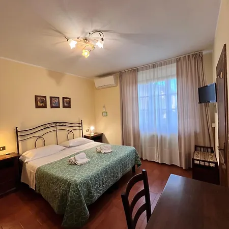 לינה וארוחת בוקר Casale Virgili 4*